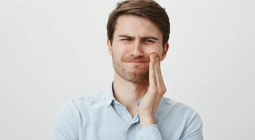 İmplant Tedavisi Sonrası Ağrı Olur Mu?