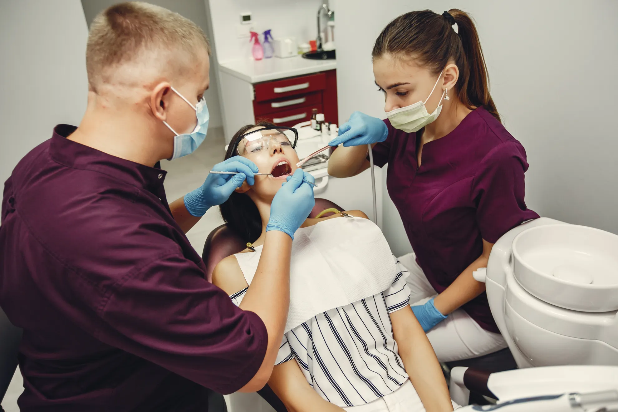 beautiful-girl-dentist (1) (1).jpg