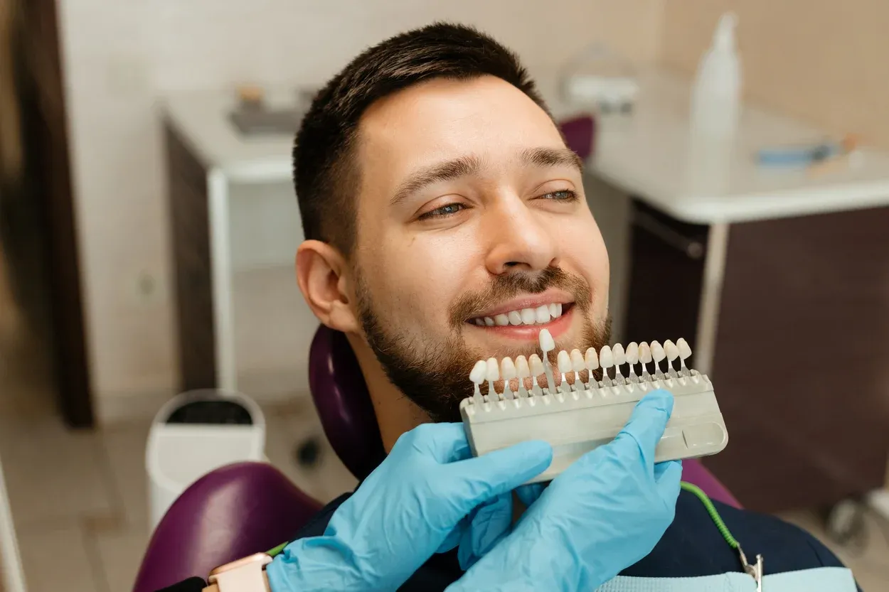 doctor-chooses-shade-teeth-according-vita-scale (1).webp