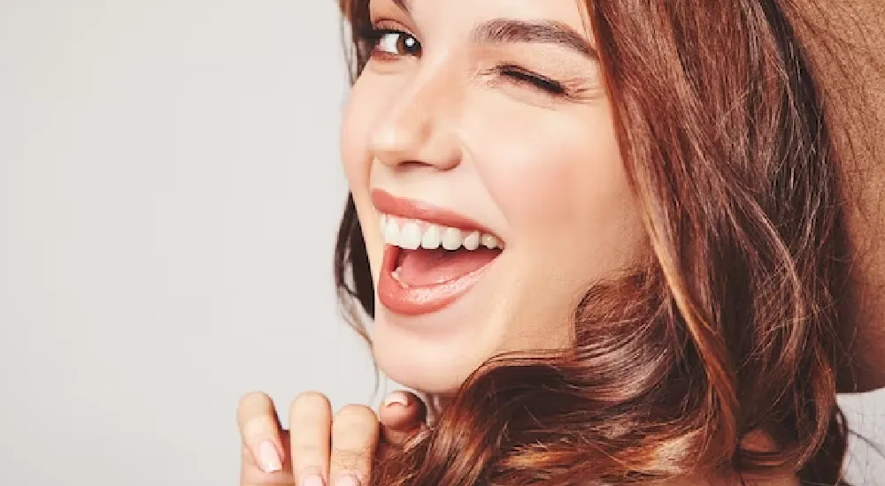 Gülerken Diş Eti Neden Gözükür?